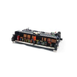 جعبه فیوز داخل موتور بی ام و x3 اتاق e83